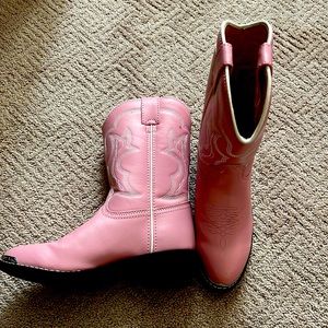Pink Durango cowboy boots so 3